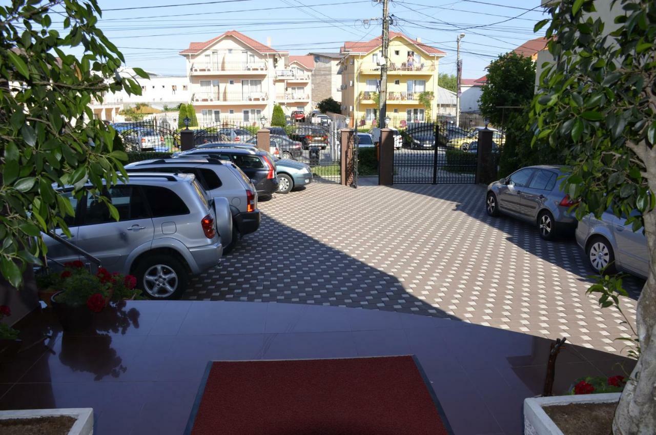 Отель Smarthouse Костинешти Экстерьер фото